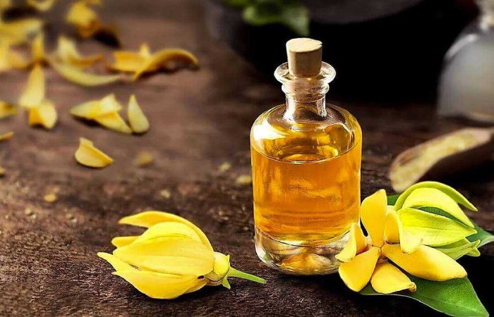 Benefits Of Lemon Oil_ Why You Should Add Lemon Oil In Your Daily Beauty Regime Reasons Of It (1)