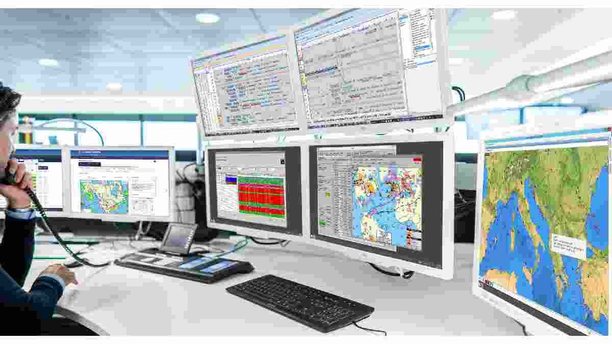 What are the Advantages of Custom Aviation Software Solutions