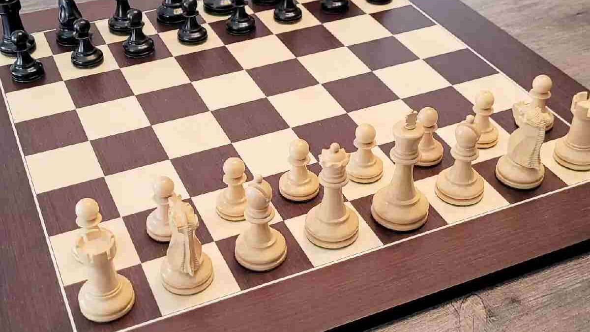 How To Play and Bet on Chess